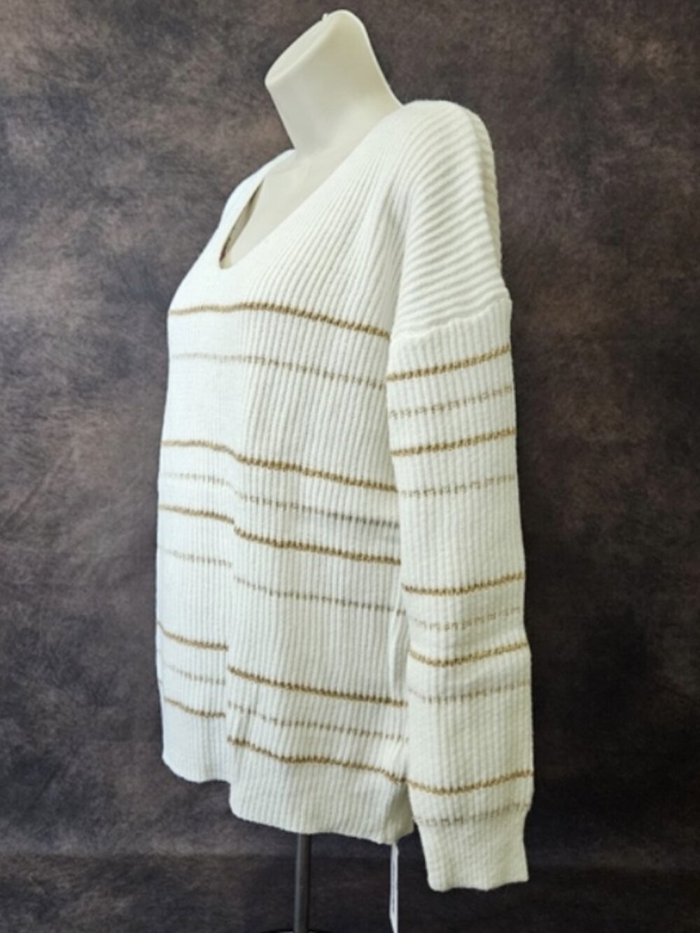 [NWT] Cocoimo V-Neck Loose Fitting Striped V-Neck Sweater - Picture 4 of 9